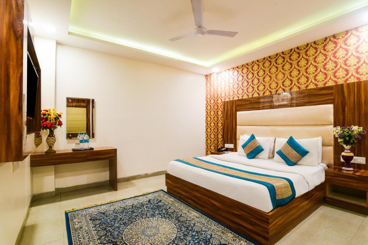Hotel Olivia Inn At Delhi Airport Нью-Дели Экстерьер фото