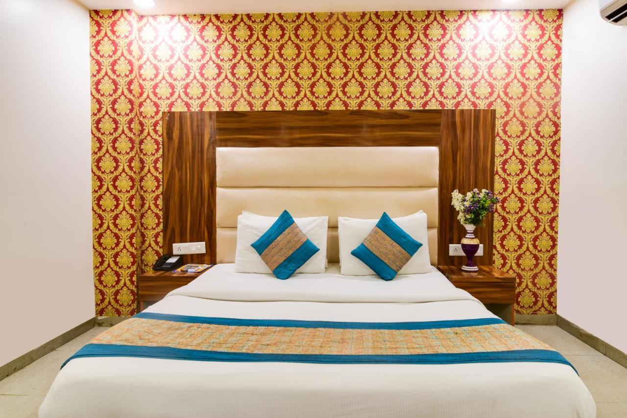Hotel Olivia Inn At Delhi Airport Нью-Дели Экстерьер фото